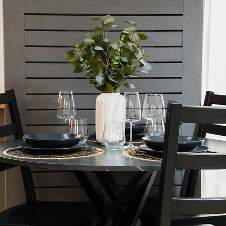 Sara - Stylish Apt With Balcony Near Piata Obor Bukarest Exterior foto