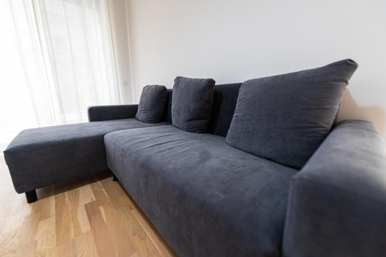 Sara - Stylish Apt With Balcony Near Piata Obor Bukarest Exterior foto